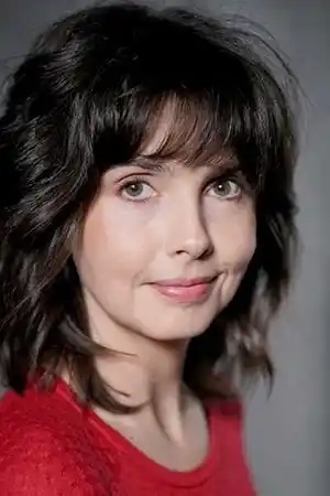 Émilie Cazenave fotoğrafı