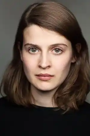 Emma Paetz fotoğrafı