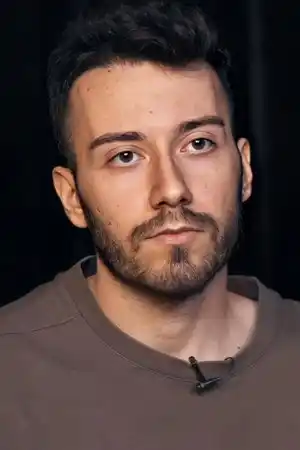 Enes Batur fotoğrafı