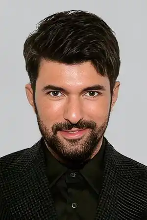 Engin Akyürek fotoğrafı