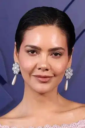 Esha Gupta fotoğrafı