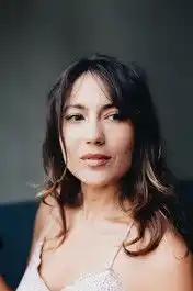Esra İnal fotoğrafı
