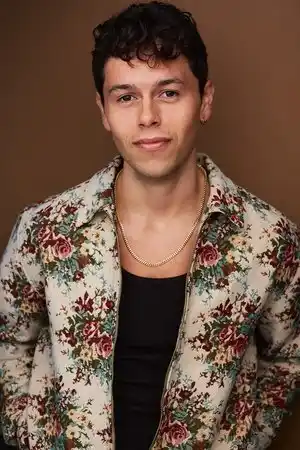 Ethan Jones Romero fotoğrafı