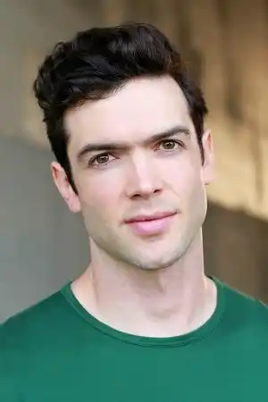 Ethan Peck fotoğrafı