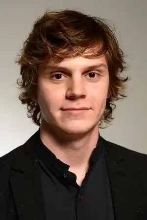 Evan Peters fotoğrafı