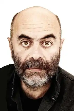 Ezel Akay fotoğrafı