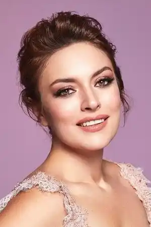 Ezgi Mola fotoğrafı
