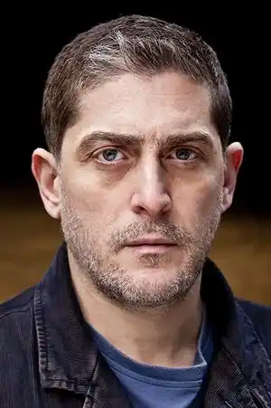 George Lasha fotoğrafı