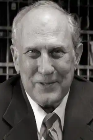 George Martin fotoğrafı
