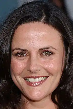 Gia Carides fotoğrafı