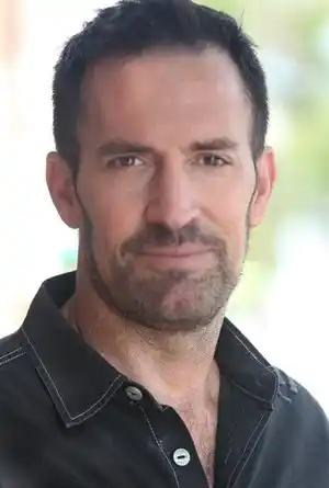 Gil Newsom fotoğrafı