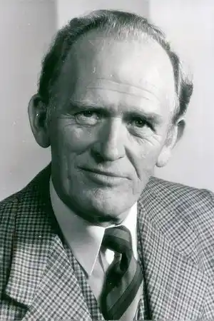 Gordon Jackson fotoğrafı