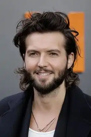 Guy Burnet fotoğrafı