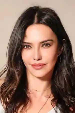 Hande Ataizi fotoğrafı