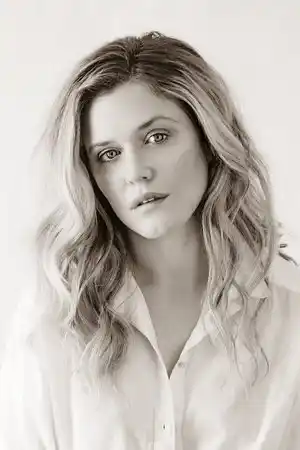 Harriet Dyer fotoğrafı
