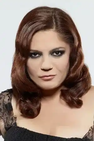 İzel Çeliköz fotoğrafı