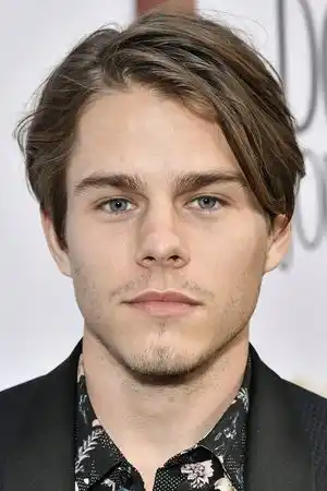 Jake Manley fotoğrafı