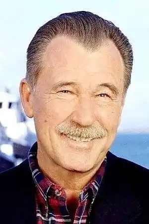 James Gammon fotoğrafı