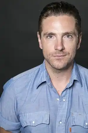James Gilbert fotoğrafı