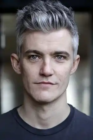James Groom fotoğrafı