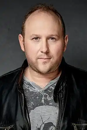 James McDougall fotoğrafı
