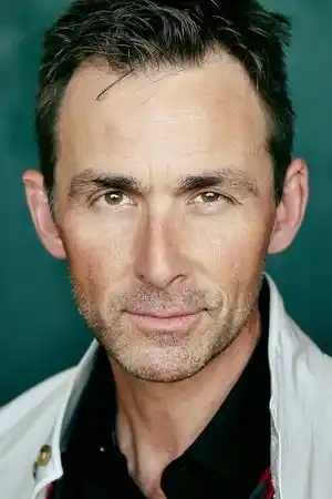 James Patrick Stuart fotoğrafı