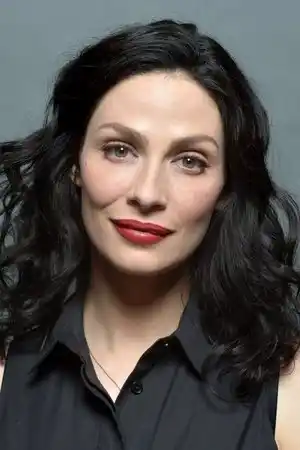 Joanne Kelly fotoğrafı