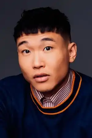Joel Kim Booster fotoğrafı