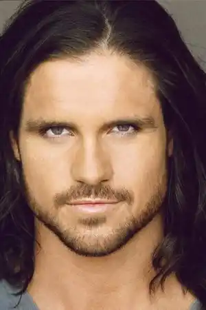 John Hennigan fotoğrafı
