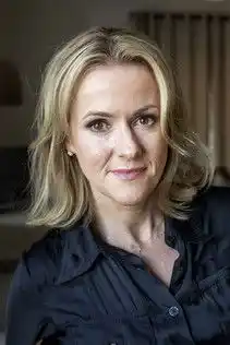 Jojo Moyes fotoğrafı