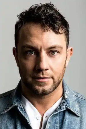 Jonathan Sadowski fotoğrafı