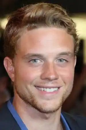 Jonny Weston fotoğrafı