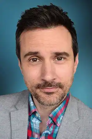 Josh Robert Thompson fotoğrafı