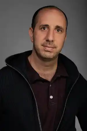 Josh Sternfeld fotoğrafı