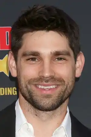 Justin Gaston fotoğrafı