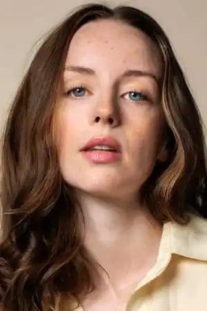 Kacey Rohl fotoğrafı