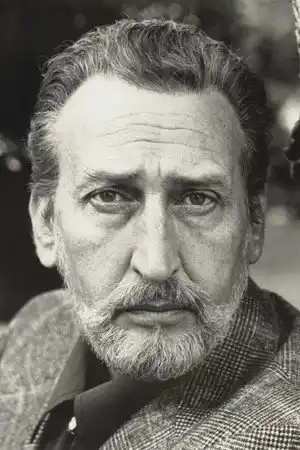 Kay E. Kuter fotoğrafı