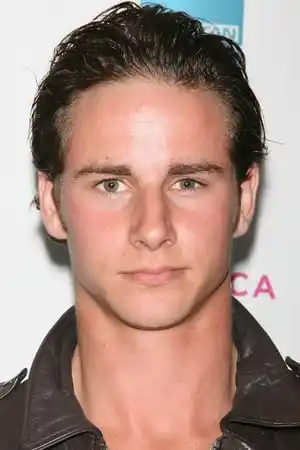 Kelly Blatz fotoğrafı