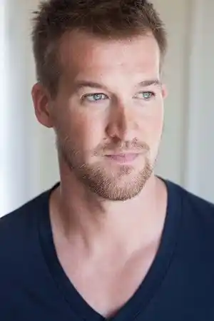 Kenneth Mitchell fotoğrafı
