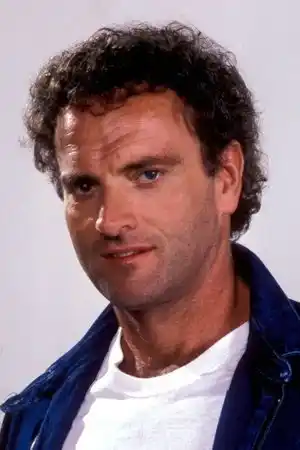 Kevin Dobson fotoğrafı