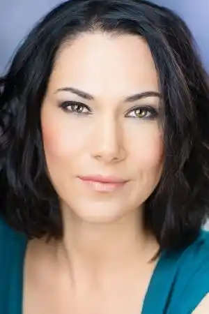 Kyra Zagorsky fotoğrafı