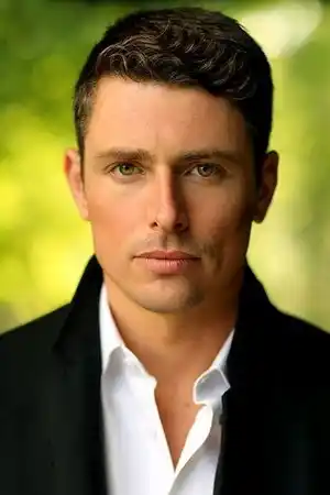 Lachlan Nieboer fotoğrafı