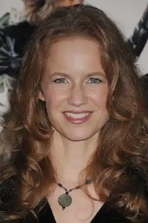Laura Cayouette fotoğrafı