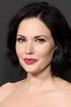 Laura Mennell fotoğrafı