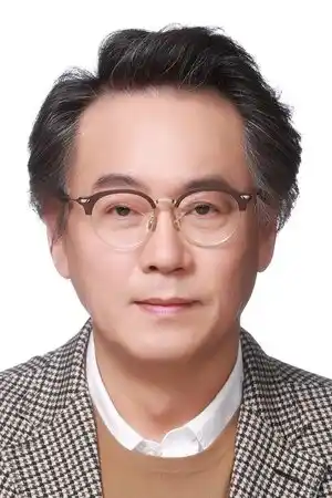 Lee Byung-joon fotoğrafı