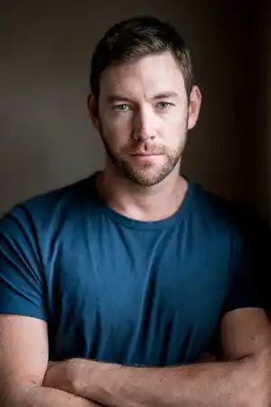 Lee Jones fotoğrafı