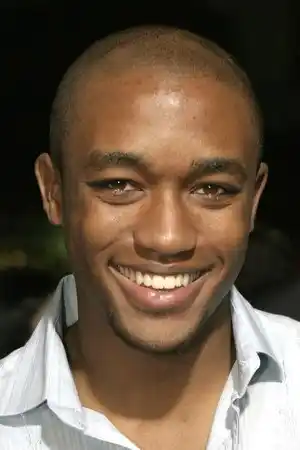 Lee Thompson Young fotoğrafı