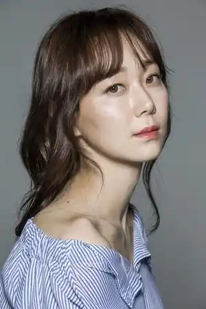Lee You-young fotoğrafı