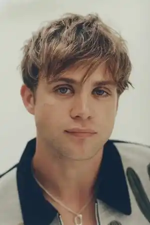 Leo Woodall fotoğrafı