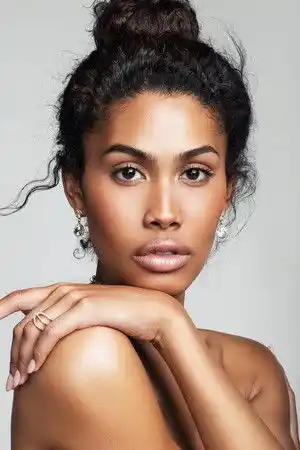 Leyna Bloom fotoğrafı